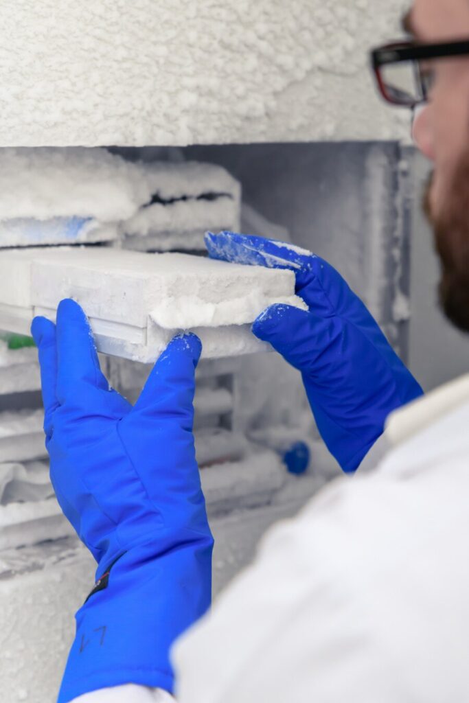 Czym jest i jak działa pianka natryskowa? Właściwości i zastosowanie pianki PUR